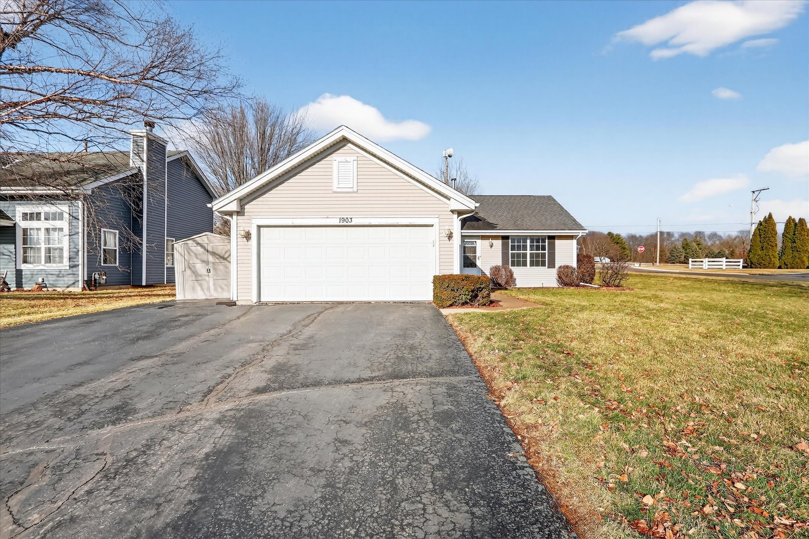 1903 Silverthorn Drive, Byron, IL