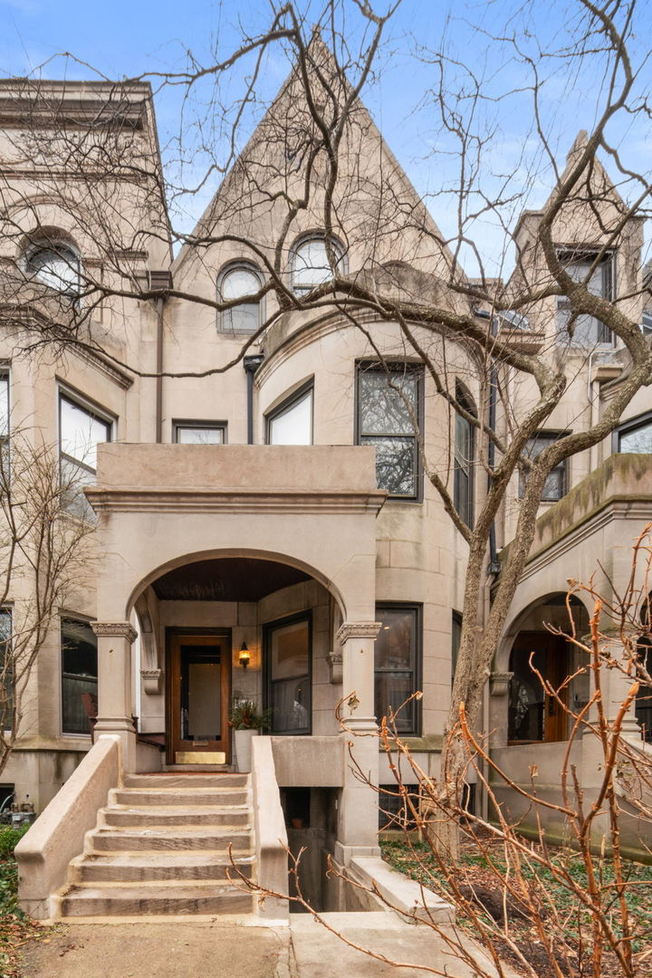 5801 S Blackstone Avenue, Chicago, IL