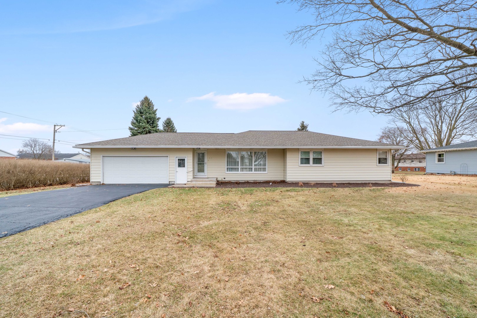 917 Sunset Avenue, Earlville, IL