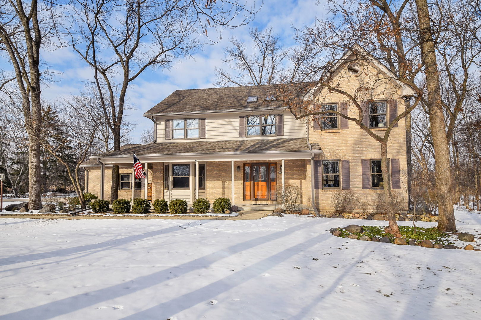 38 Walnut Creek Lane, Oswego, IL
