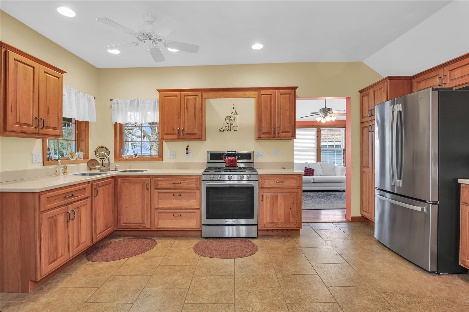 112 W North Front Street, Sadorus, IL