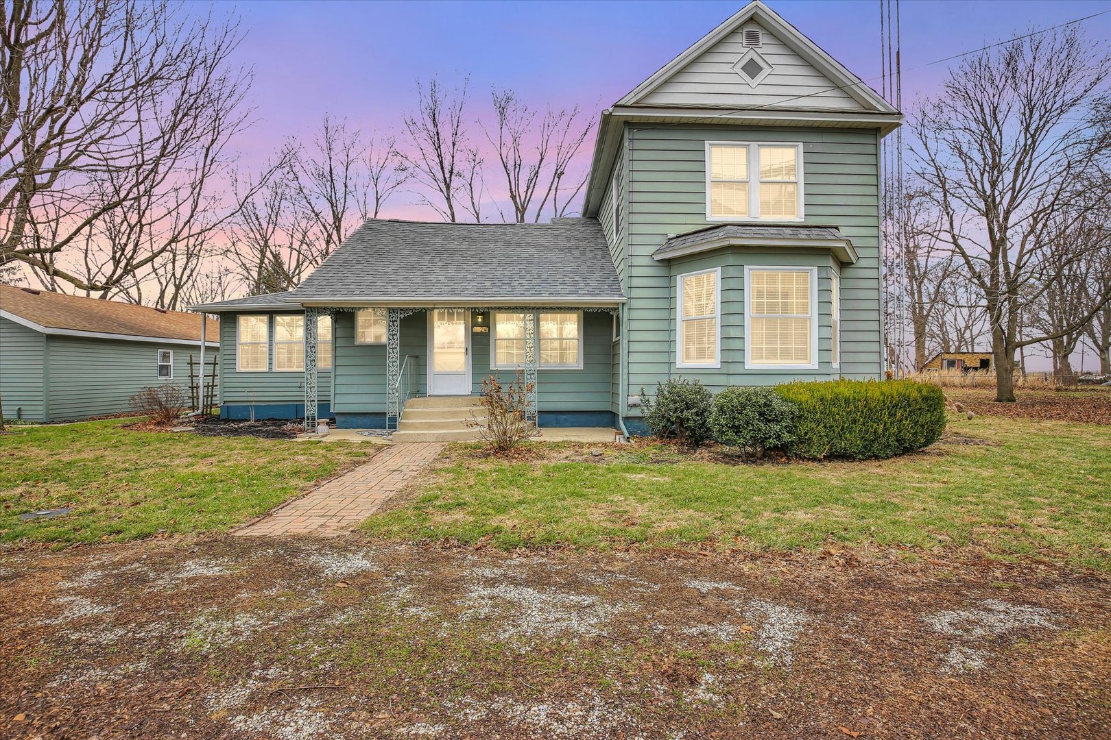 112 W North Front Street, Sadorus, IL