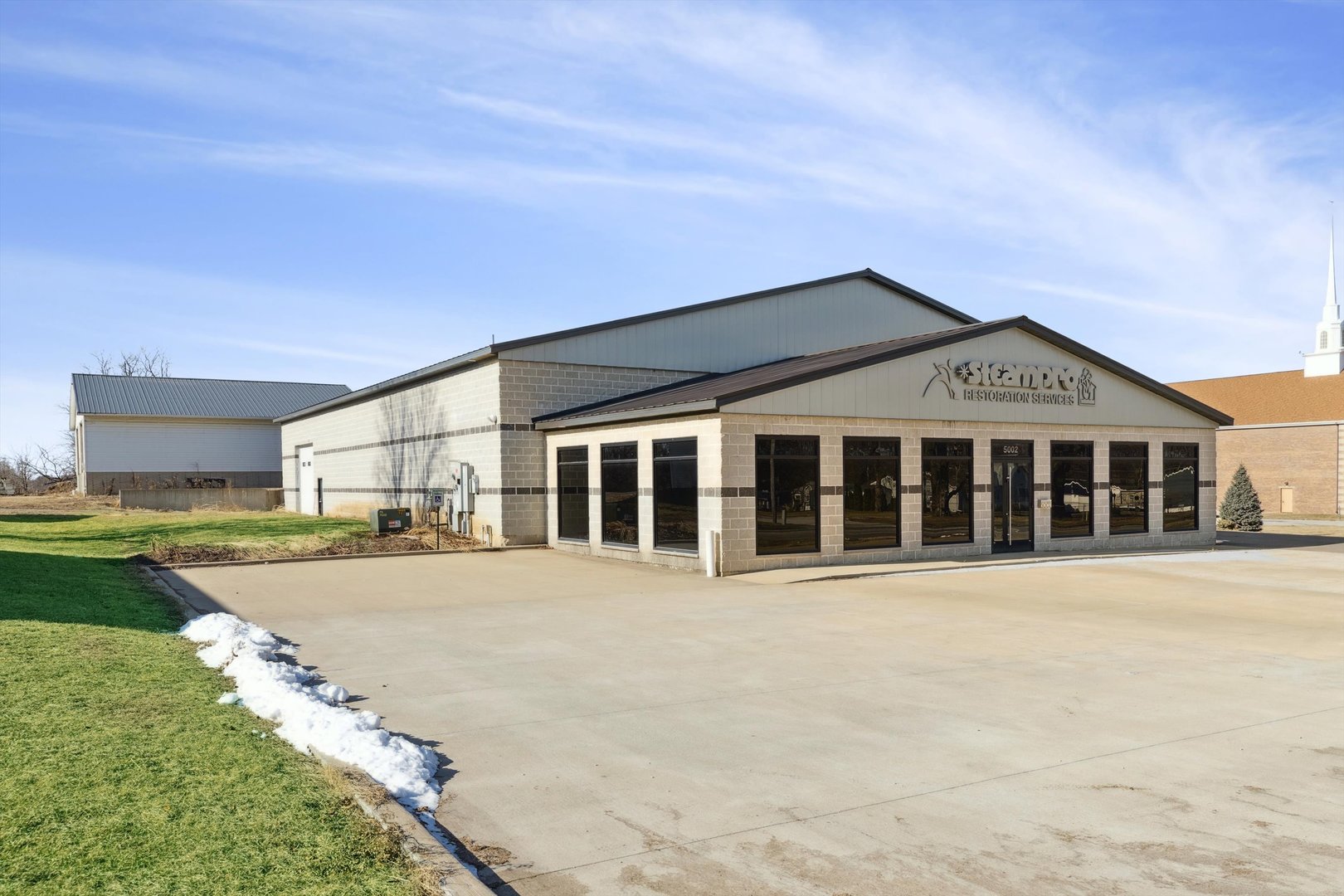 5002 N Pine Street, Davenport, IA