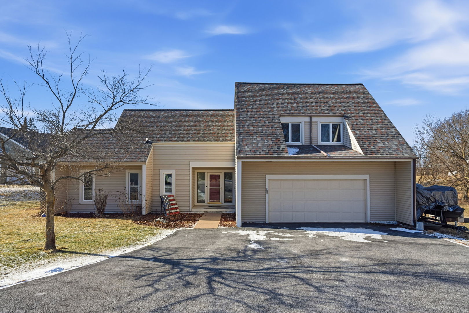 302 Fyre Lake Drive, Sherrard, IL