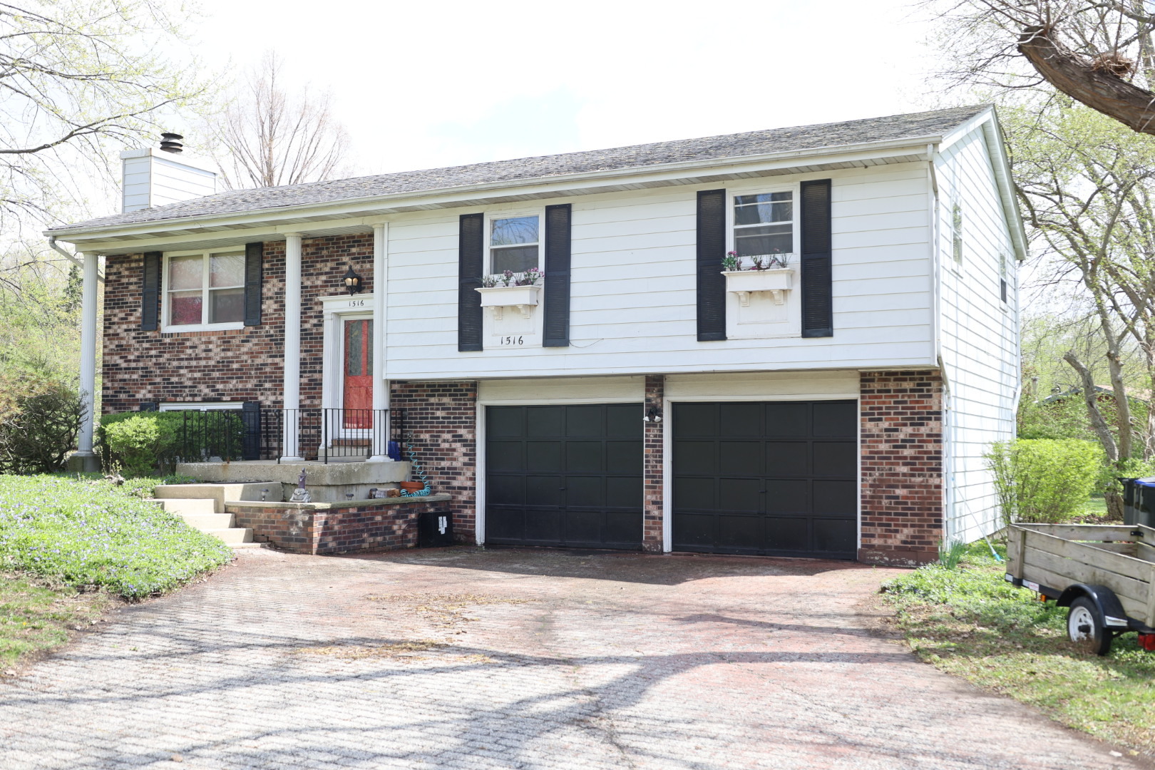 1516 W Sudeenew Drive, Johnsburg, IL