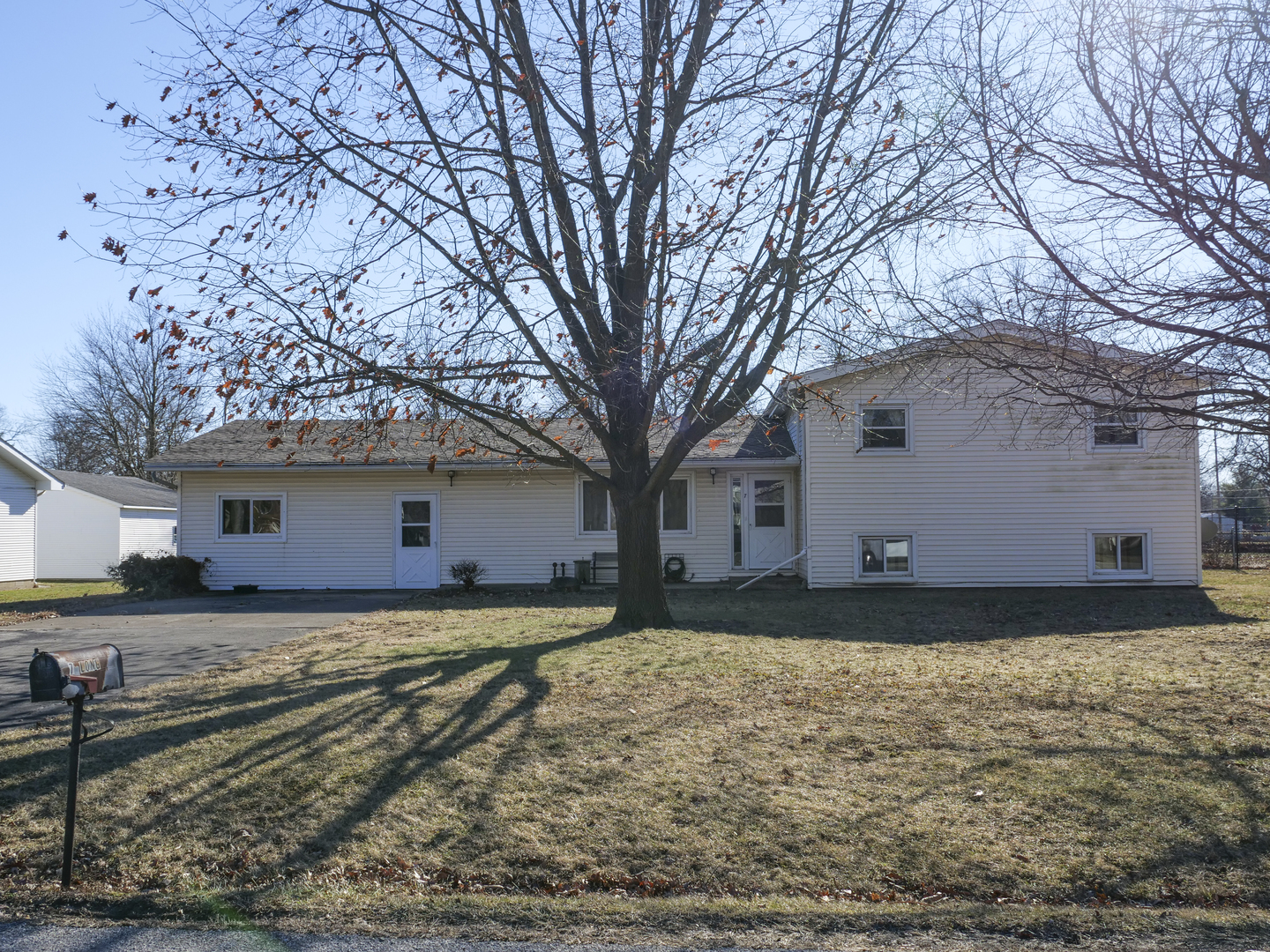 7 Birch Lane, Villa Grove, IL