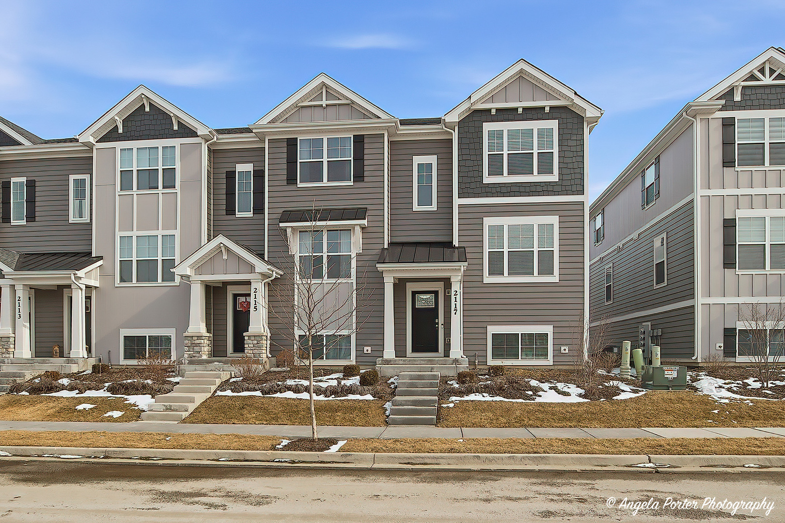 2117 Yellowstone Boulevard, Mundelein, IL