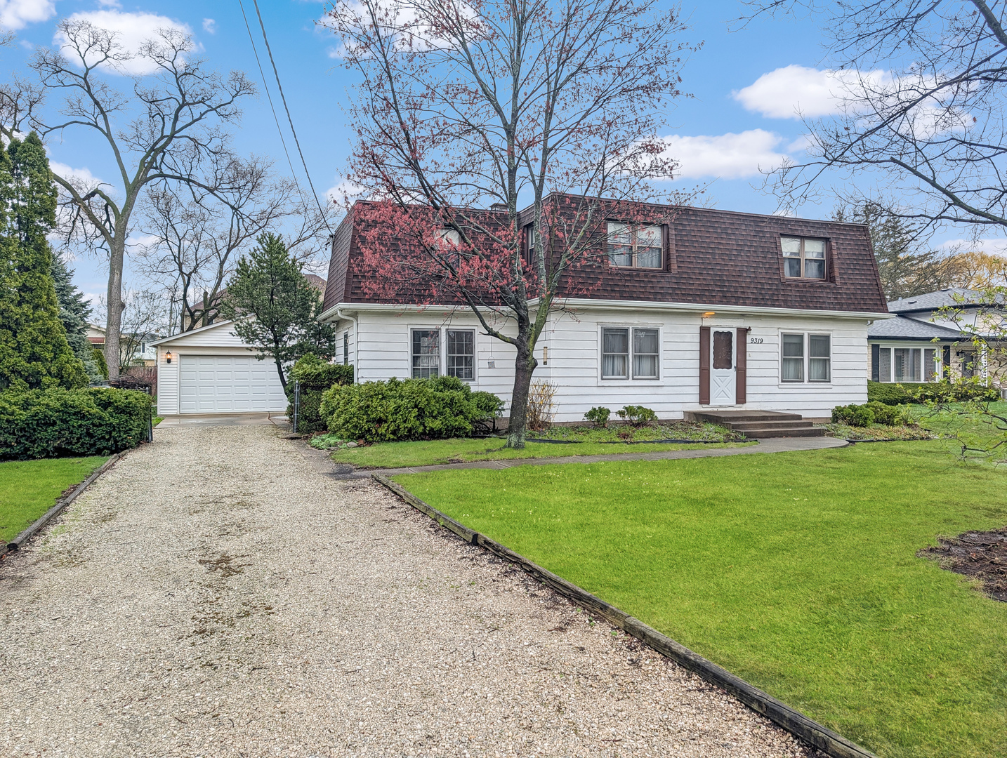 9319 N Knight Avenue, Des Plaines, IL