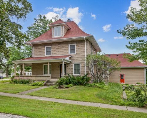 190 Grove Avenue, Hampshire, IL