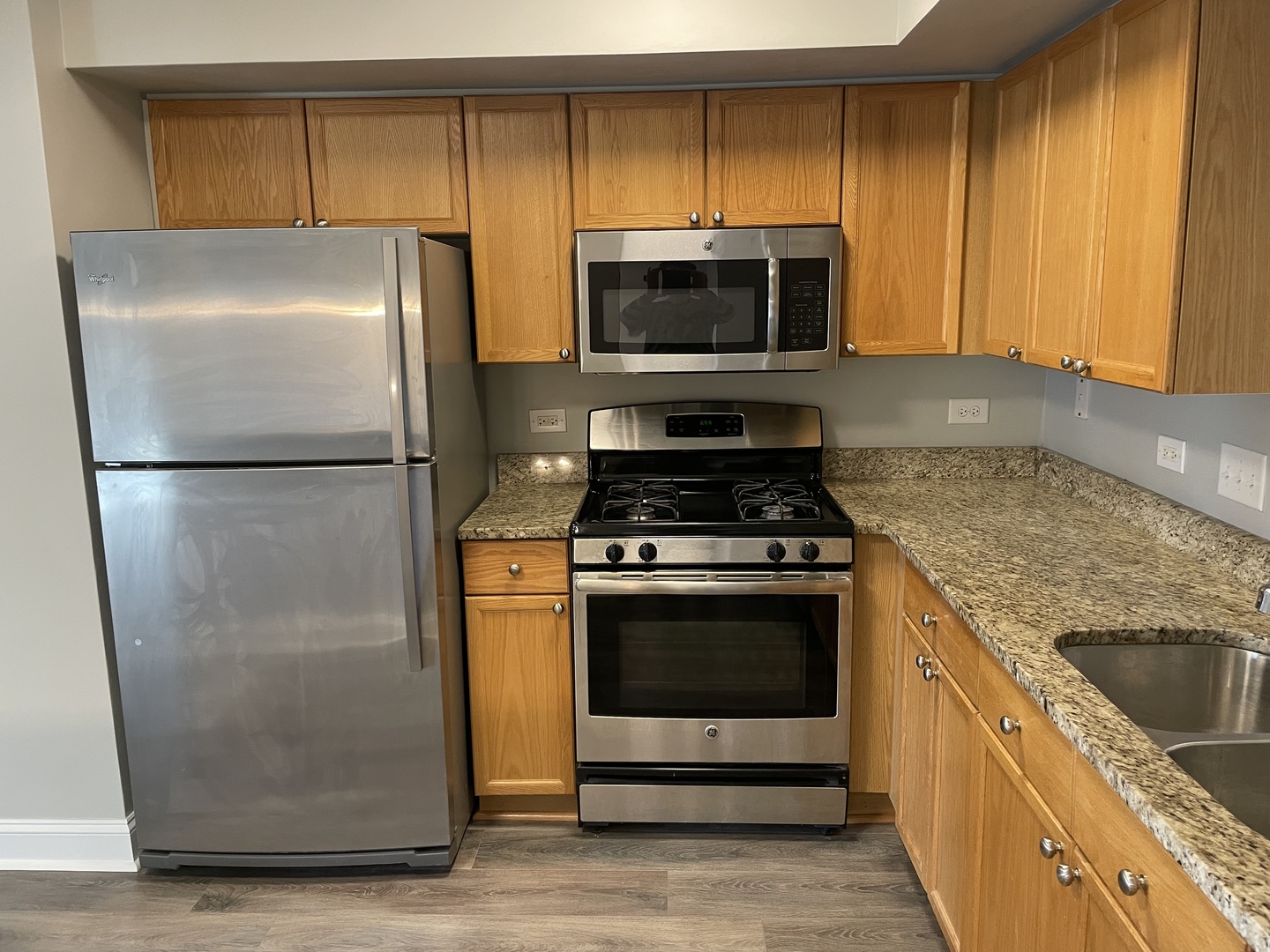 655 Perrie Drive #305, Elk Grove Village, IL