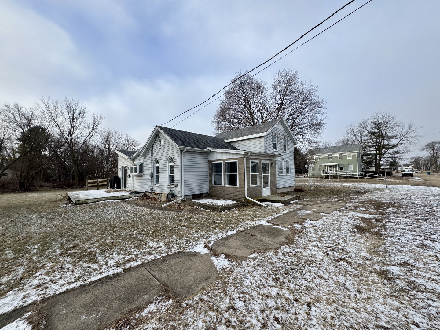 108 W Washington Street, Dover, IL