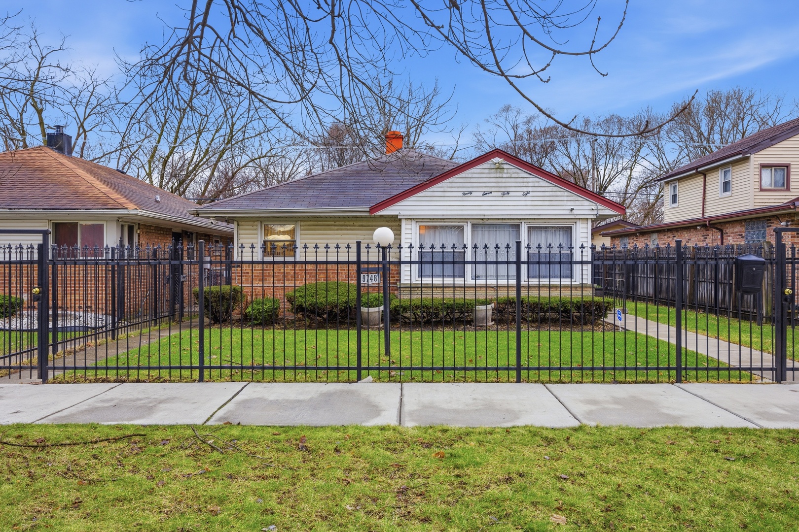 9748 S Van Vlissingen Road, Chicago, IL