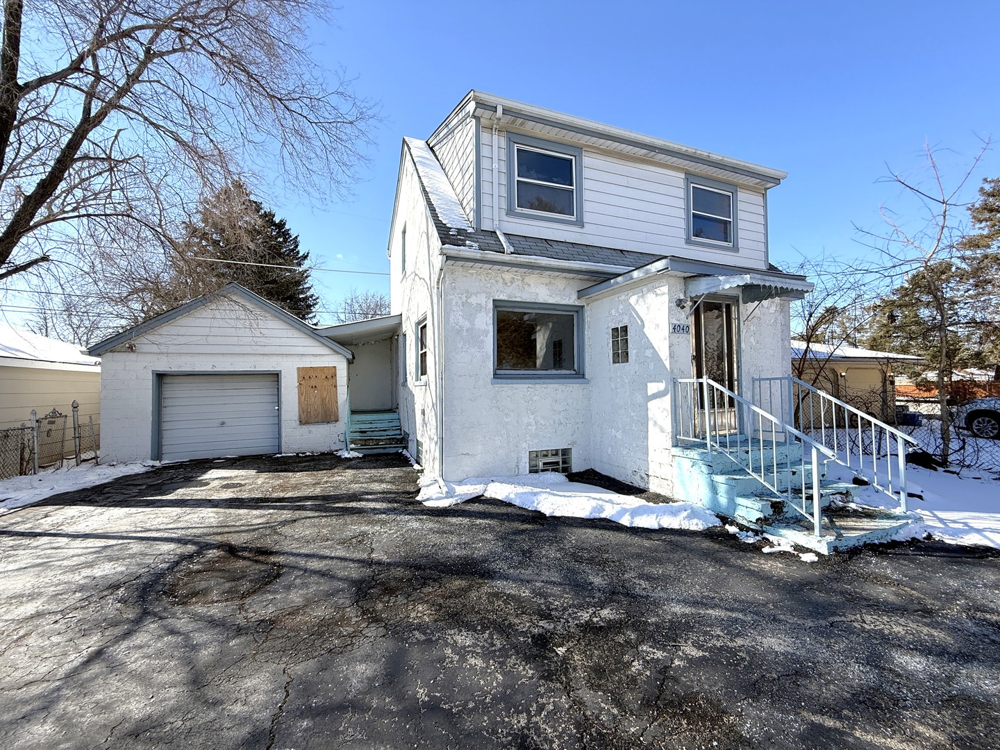 4040 Rose Avenue, Lyons, IL