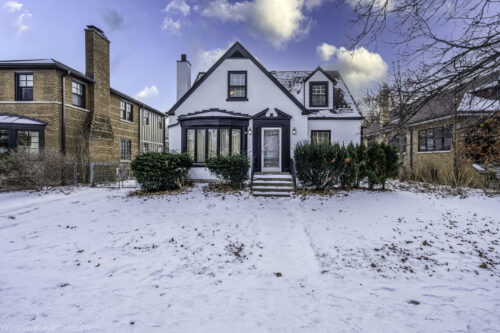 6738 N Ionia Avenue, Chicago, IL