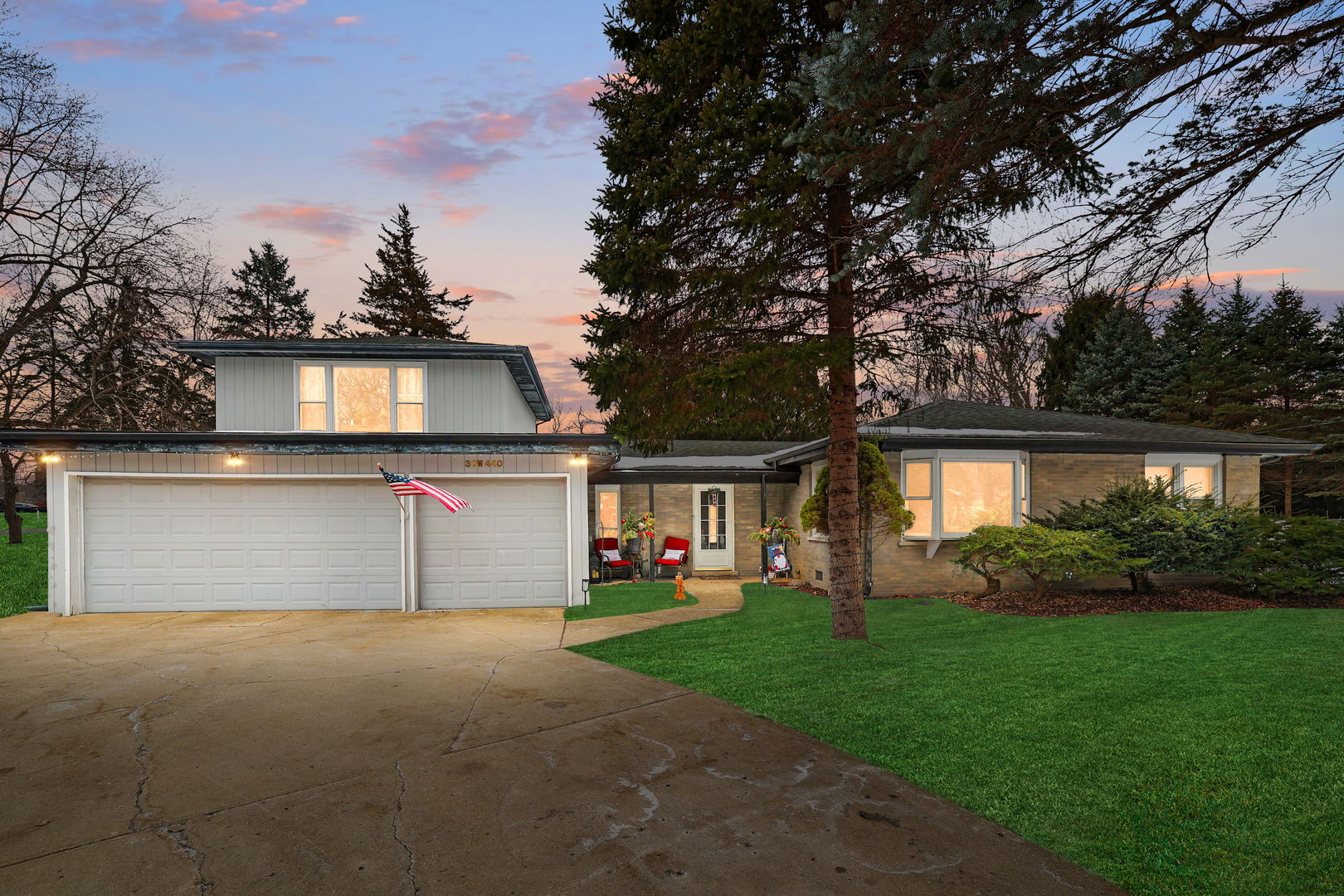 30W440 Whitney Road, West Chicago, IL