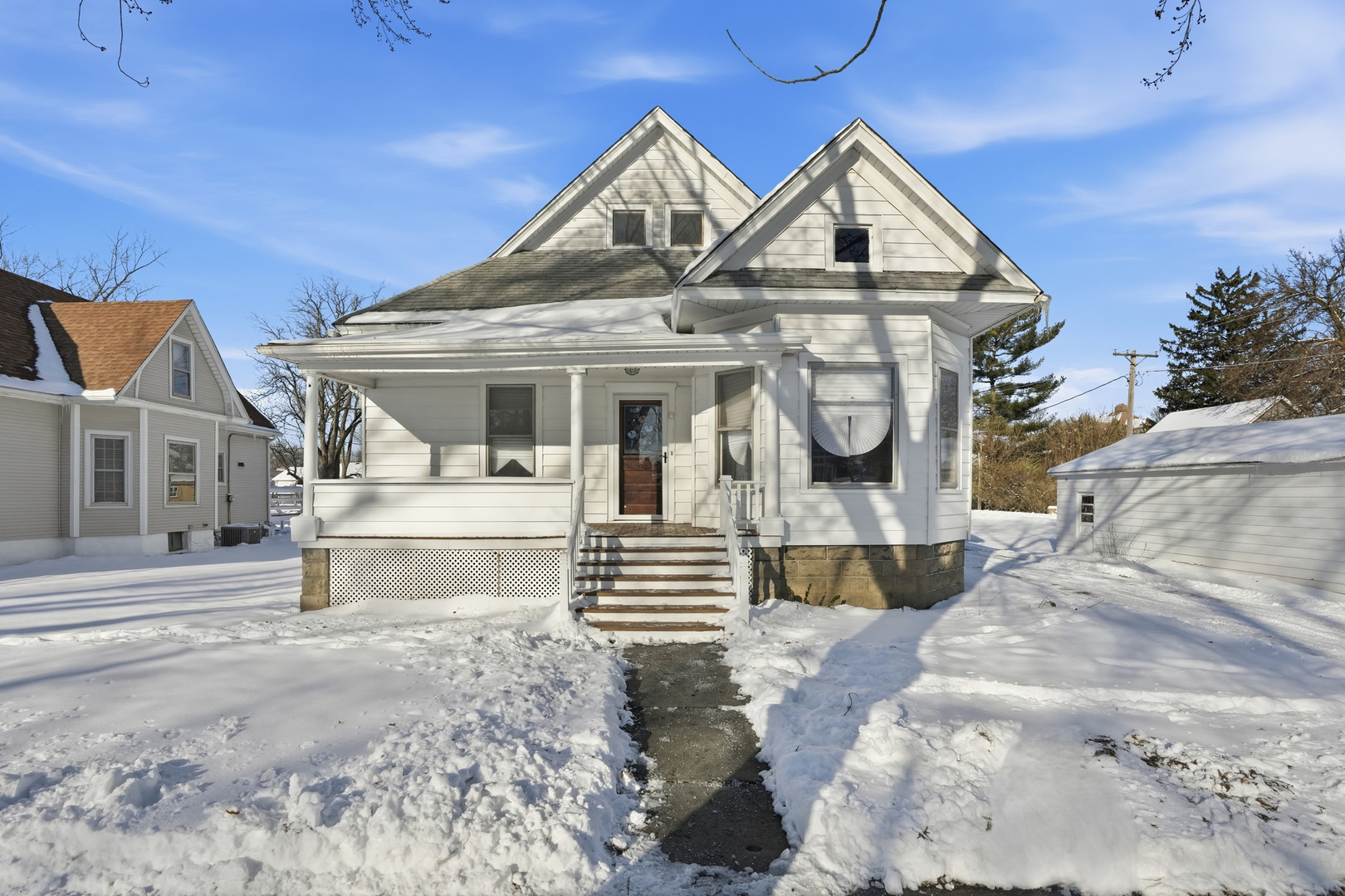 307 W Curtis Street, Grant Park, IL