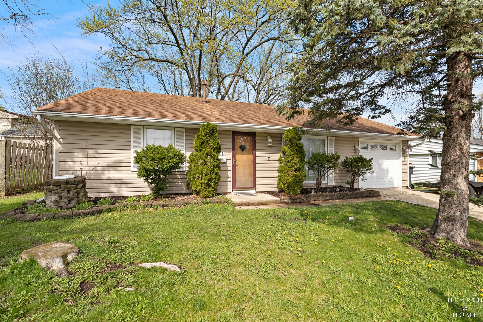 316 S Park Boulevard, Streamwood, IL