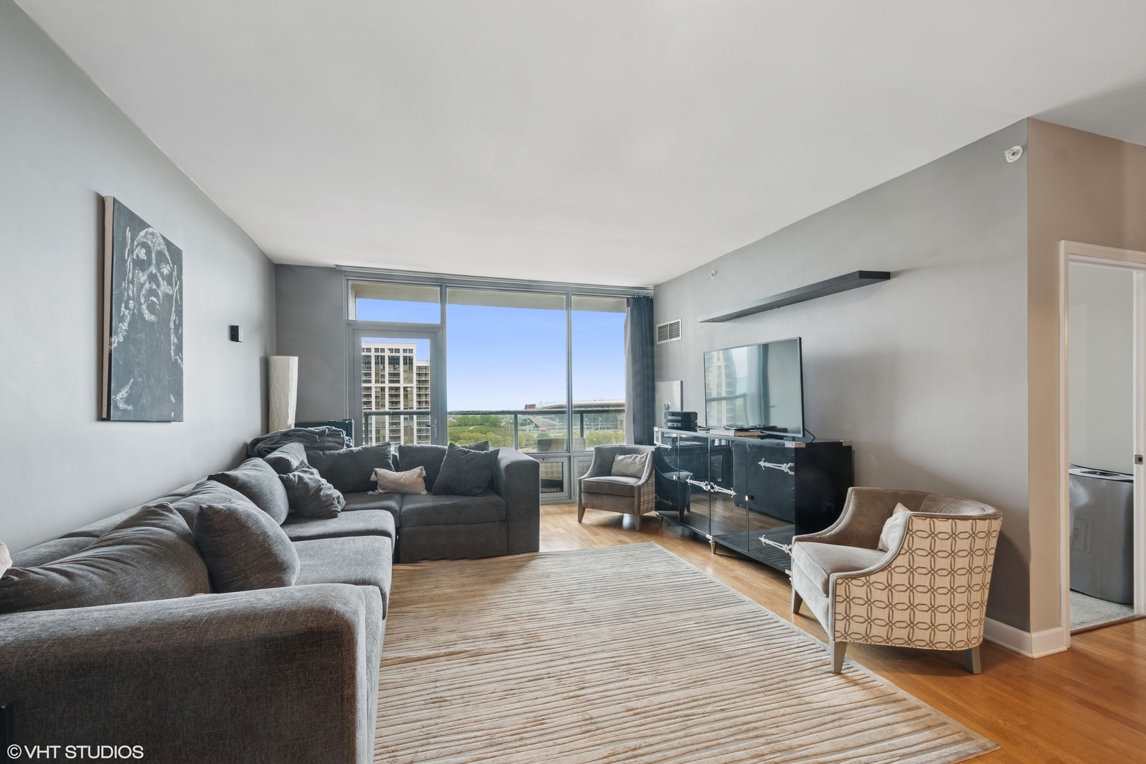 100 E 14th Street #1403, Chicago, IL