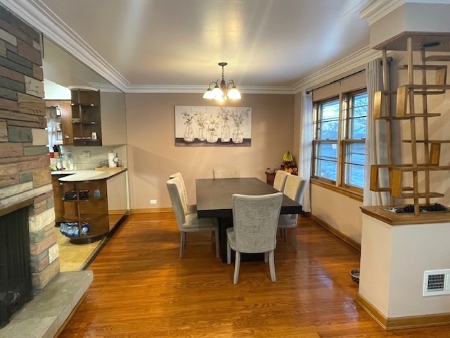 10045 S Keeler Avenue, Oak Lawn, IL