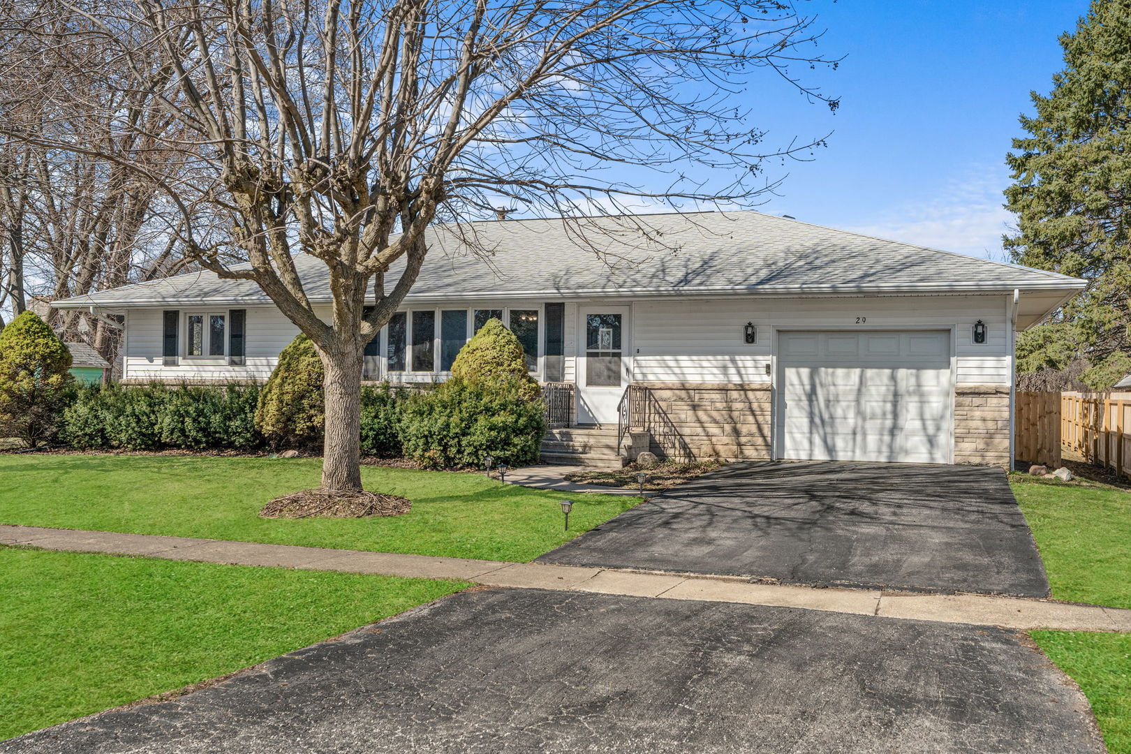 29 W Oak Street, Piper City, IL