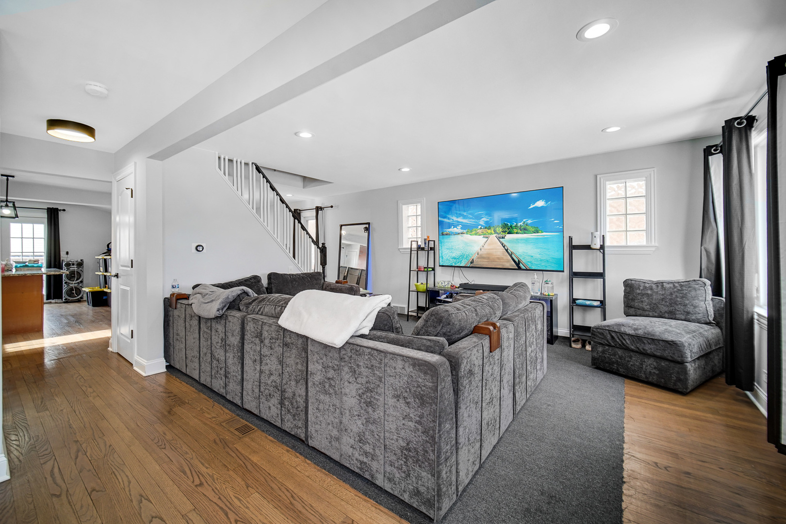 3322 N Pittsburgh Avenue, Chicago, IL