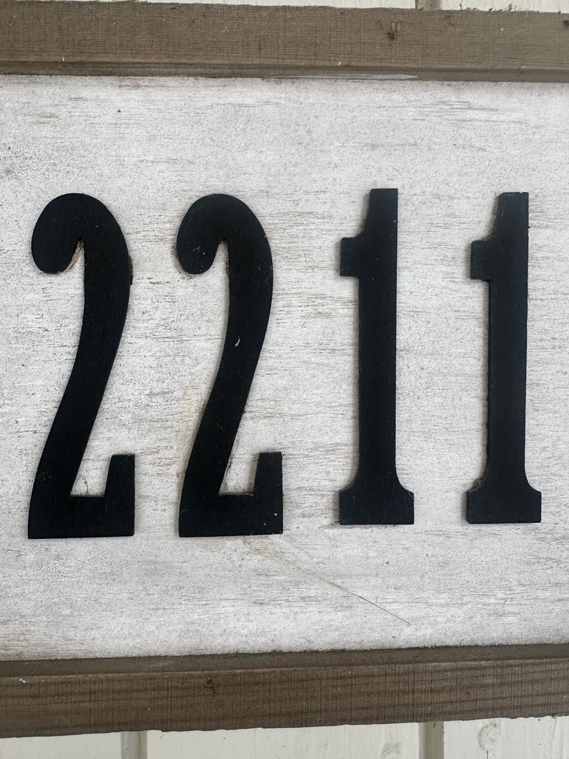 2211 Benjamin Lane, Bloomington, IL