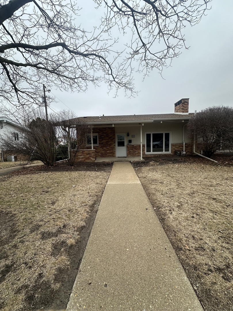 2211 Benjamin Lane, Bloomington, IL