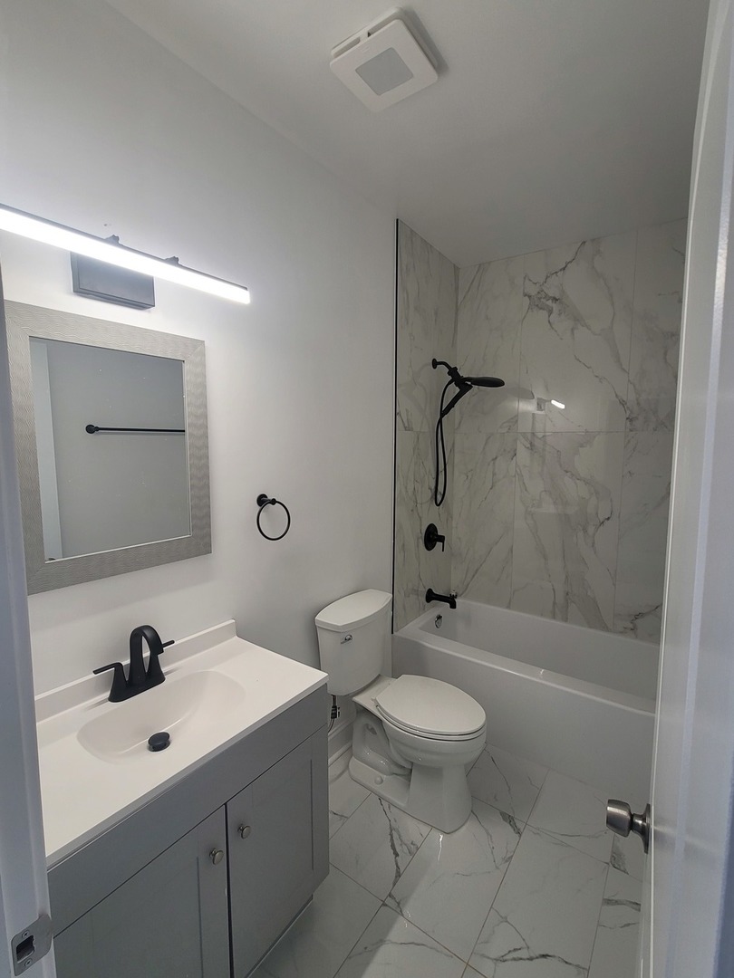 320 N Menard Avenue, Chicago, IL