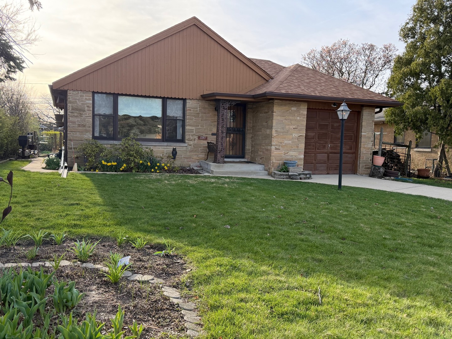 7050 N Keating Avenue, Lincolnwood, IL