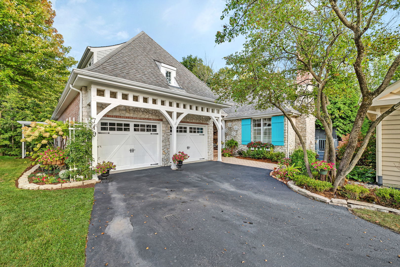 719 Stonebridge Road, Frankfort, IL