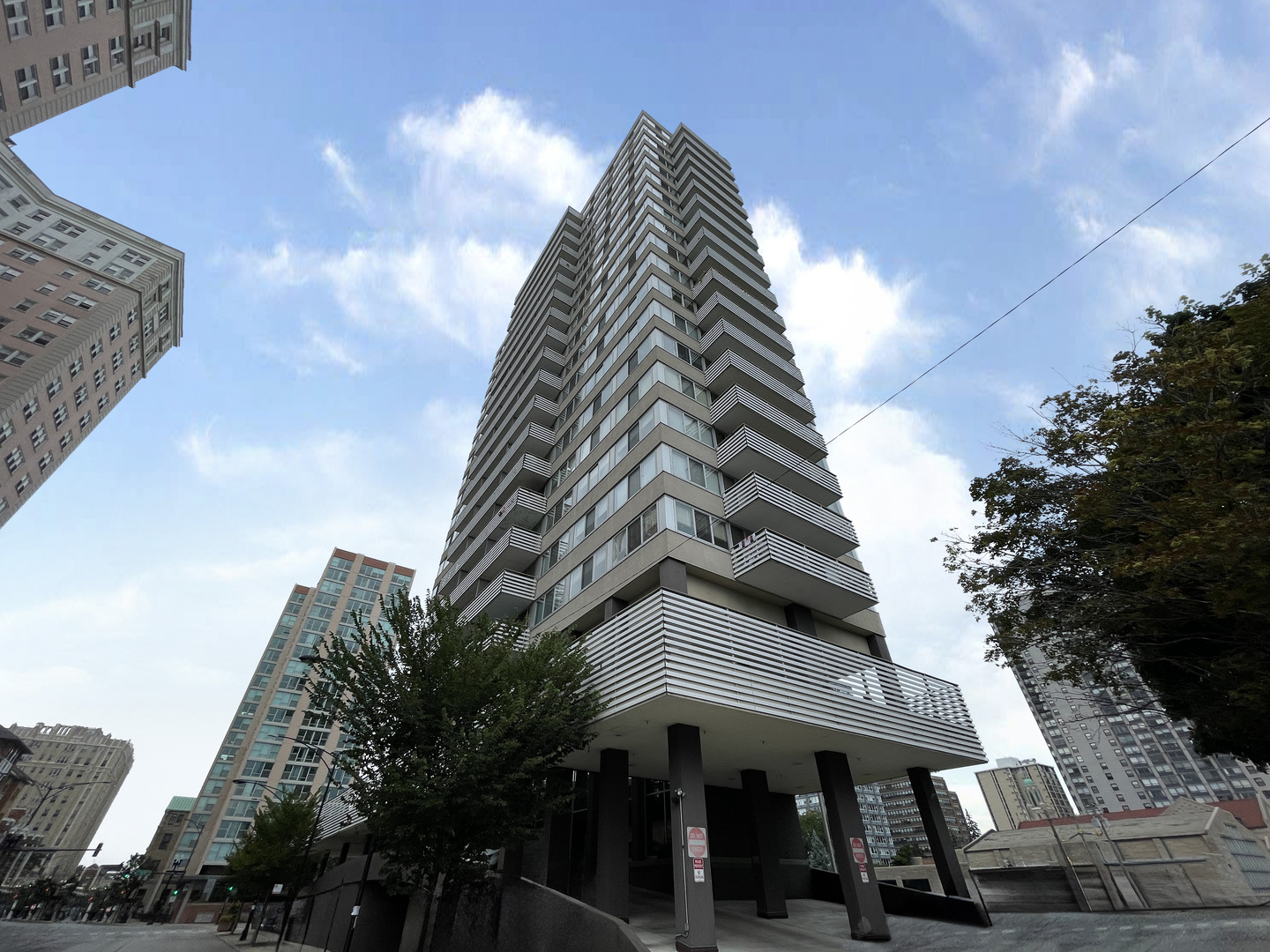 5601 N Sheridan Road #14E, Chicago, IL