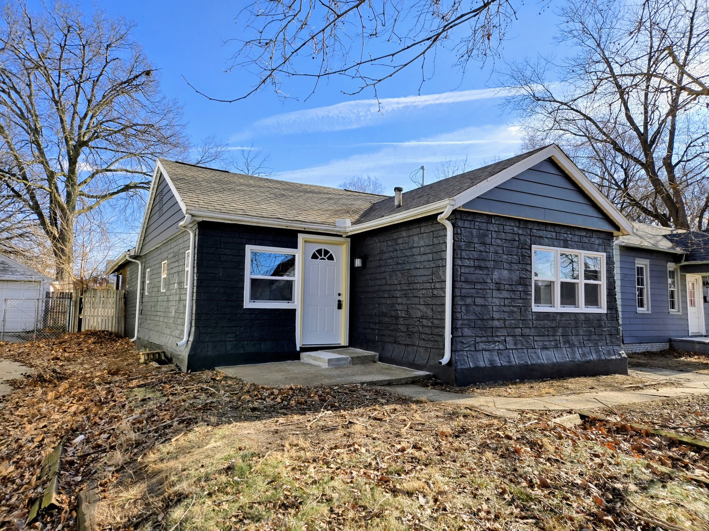 1208 S 3rd Street, Pekin, IL