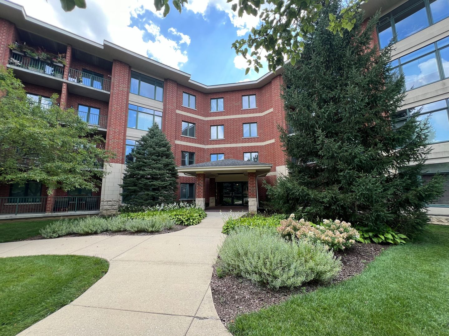 855 E 22nd Street #206, Lombard, IL