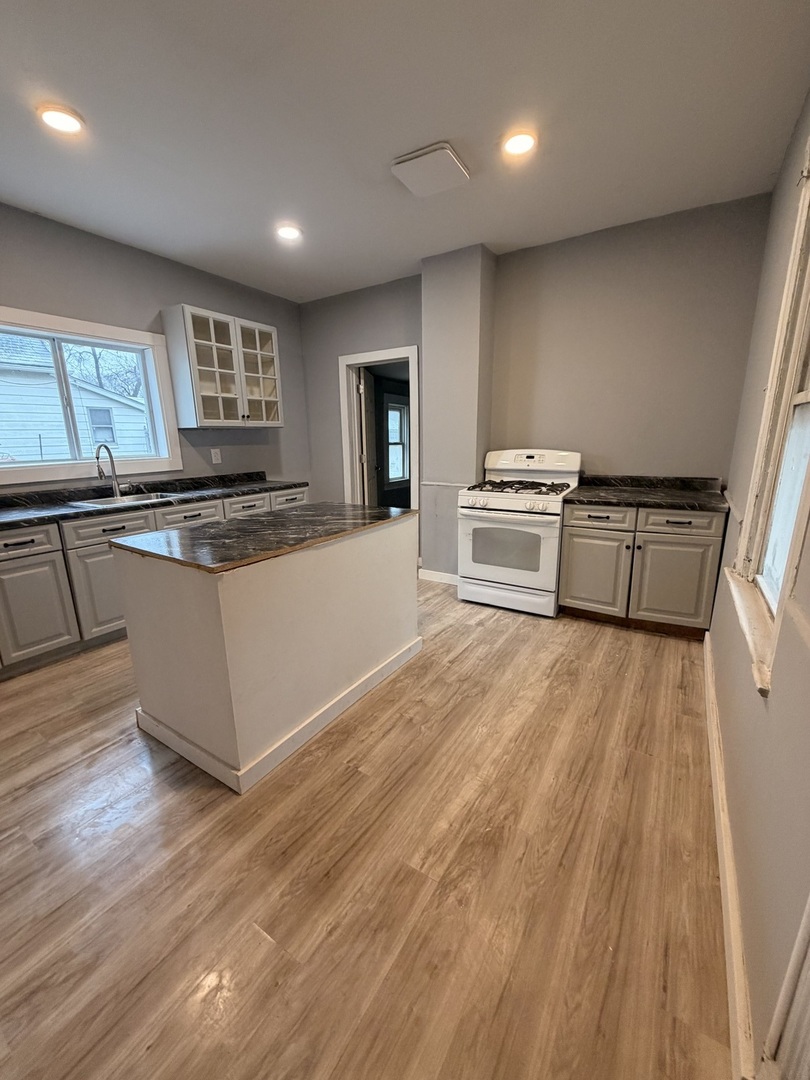 1024 S Warren Street, Peoria, IL