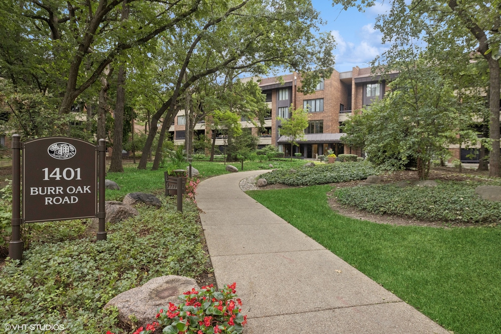 1401 Burr Oak Road #105B, Hinsdale, IL
