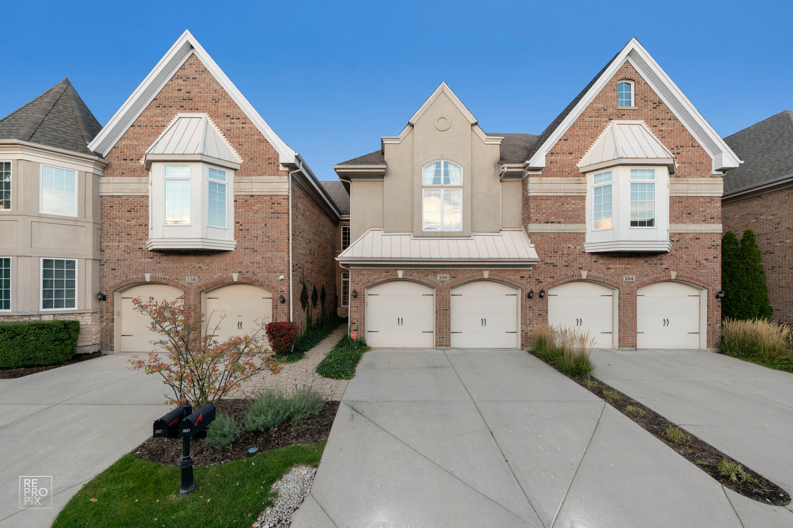 156 Paxton Road, Bloomingdale, IL