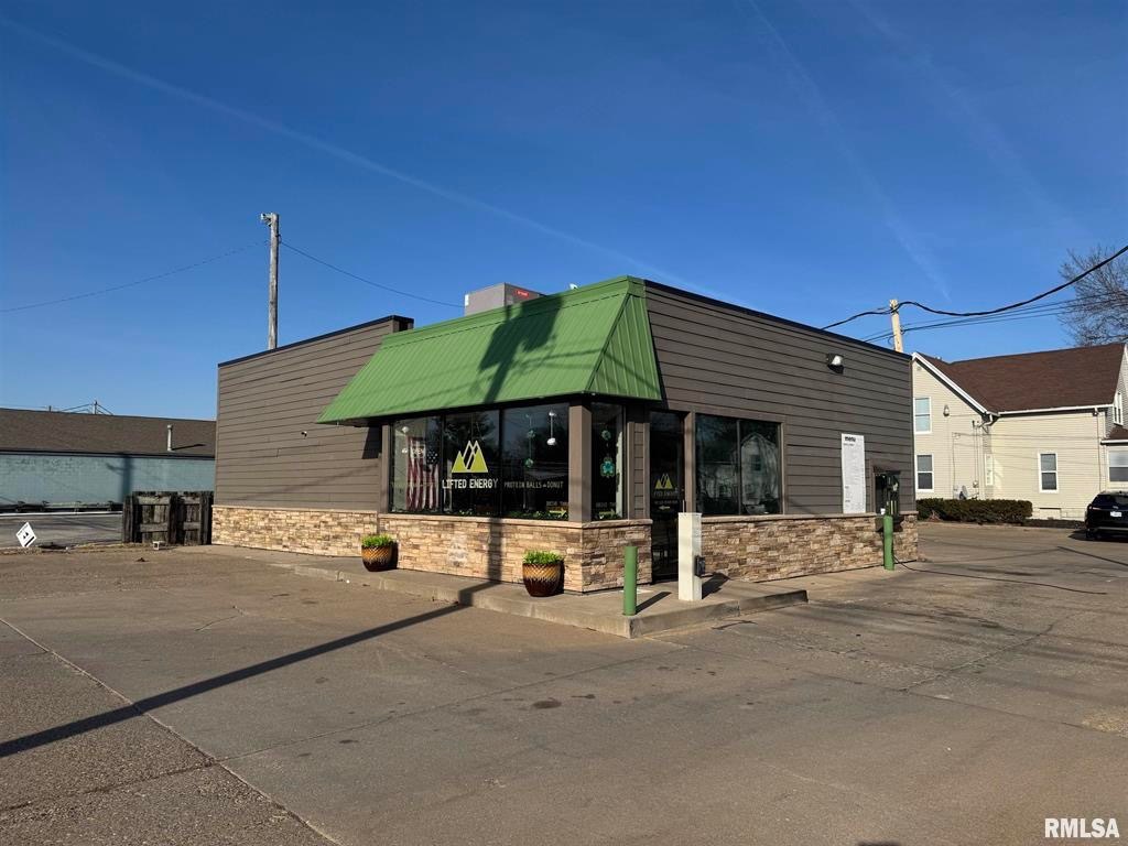 2430 16TH Street, Moline, IL