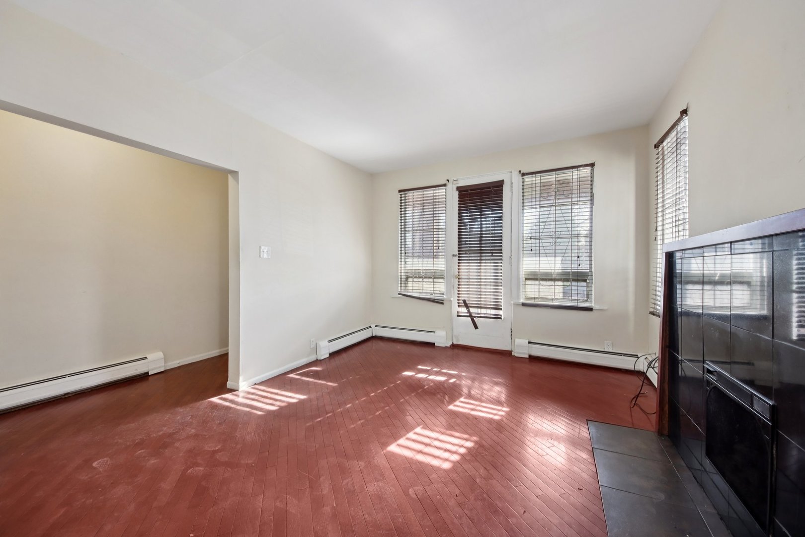 7424 S Calumet Avenue, Chicago, IL