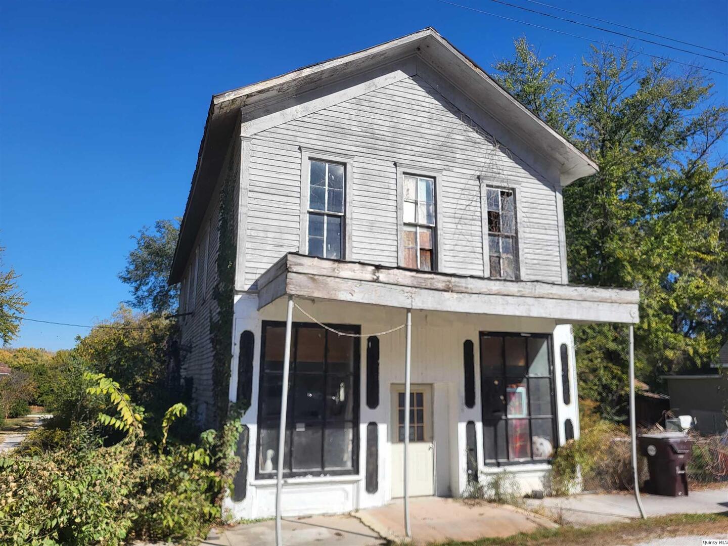 110 N Main Street, Chambersburg, IL