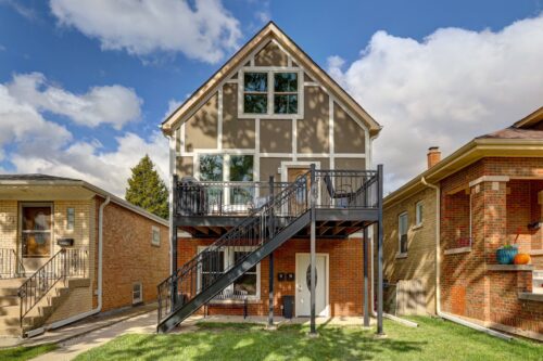 5040 W Berenice Avenue, Chicago, IL