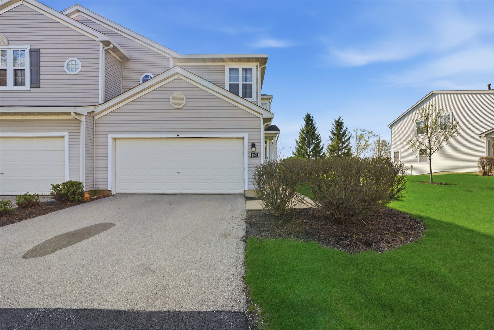 178 Malibu Drive, Romeoville, IL