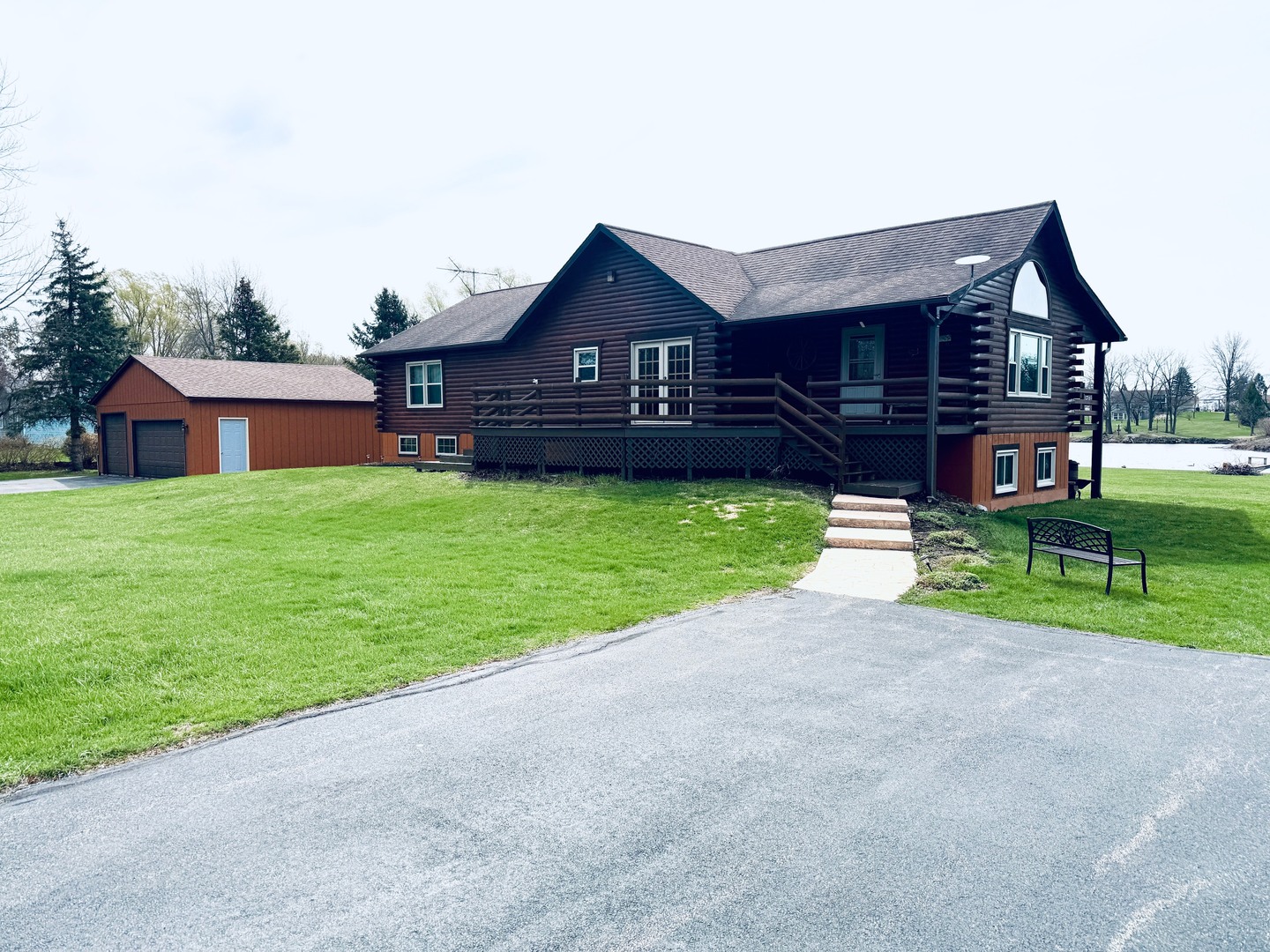 10835 E Barron Road, Rochelle, IL