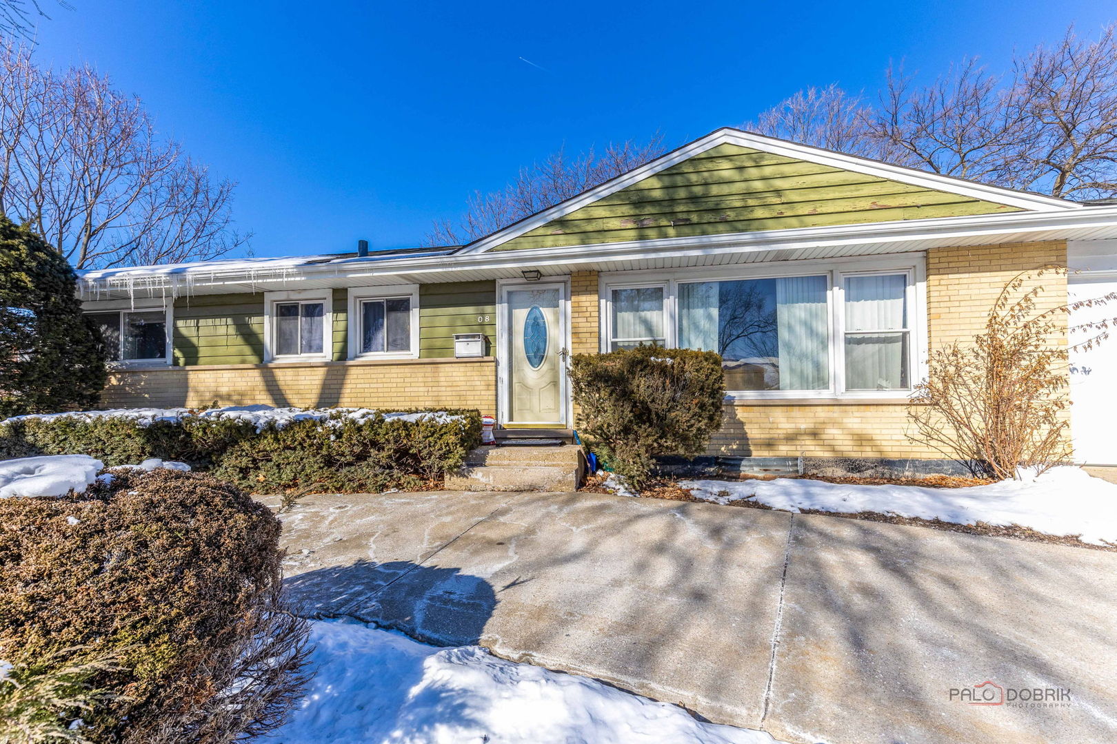 908 E Central Road, Mount Prospect, IL