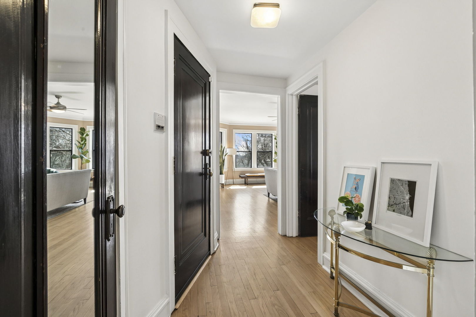 2530 W Winnemac Avenue #3W, Chicago, IL