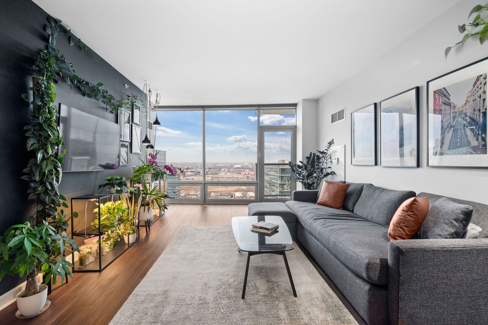 100 E 14th Street #2809, Chicago, IL