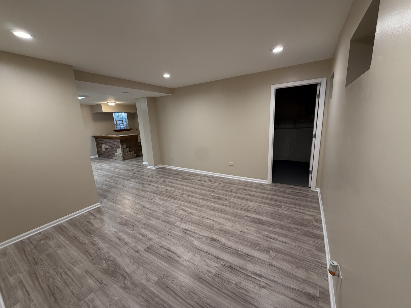 5583 CARMEL Drive, Hanover Park, IL