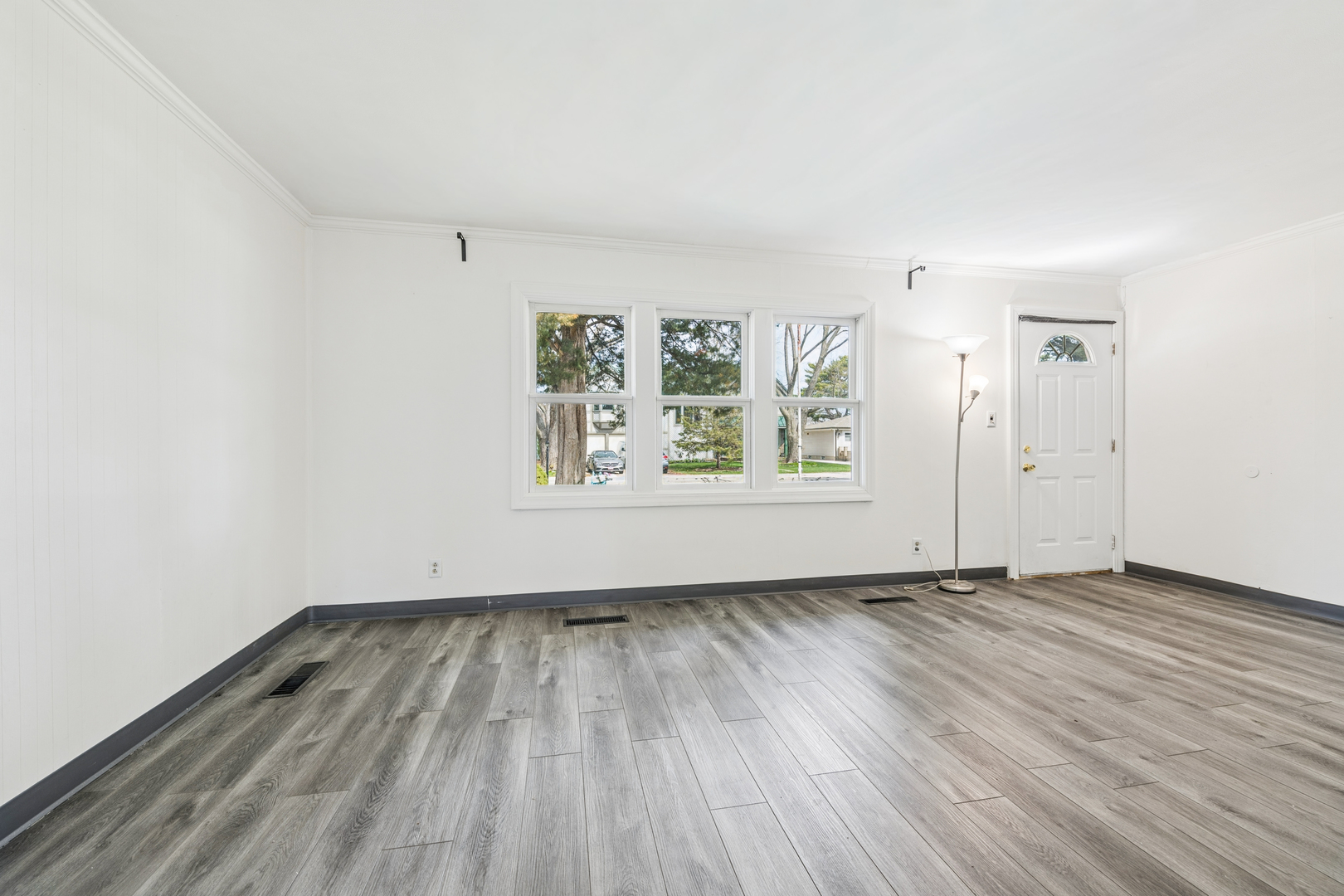 191 Ashland Avenue, Des Plaines, IL