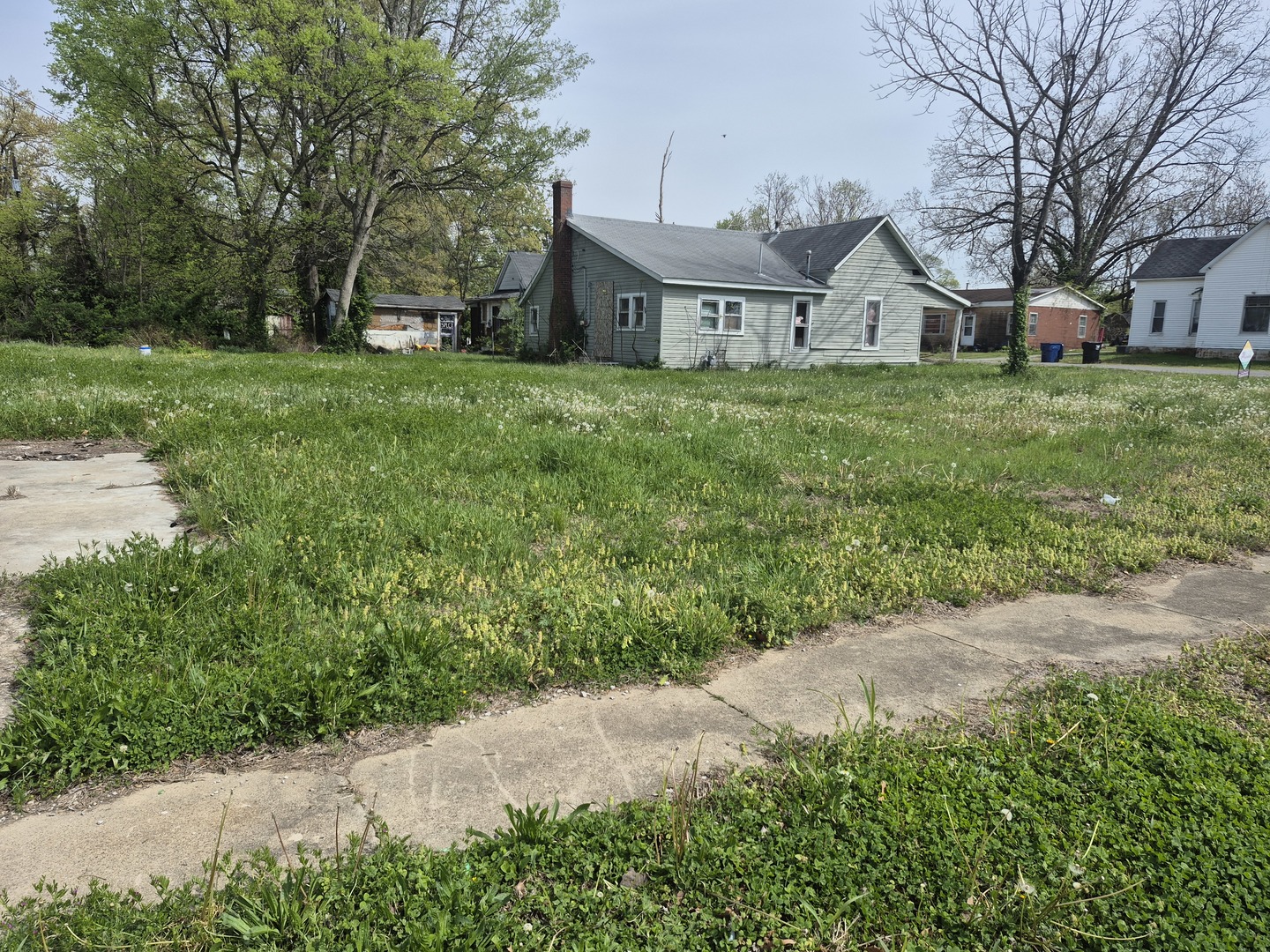 828 Elder Street, Eldorado, IL