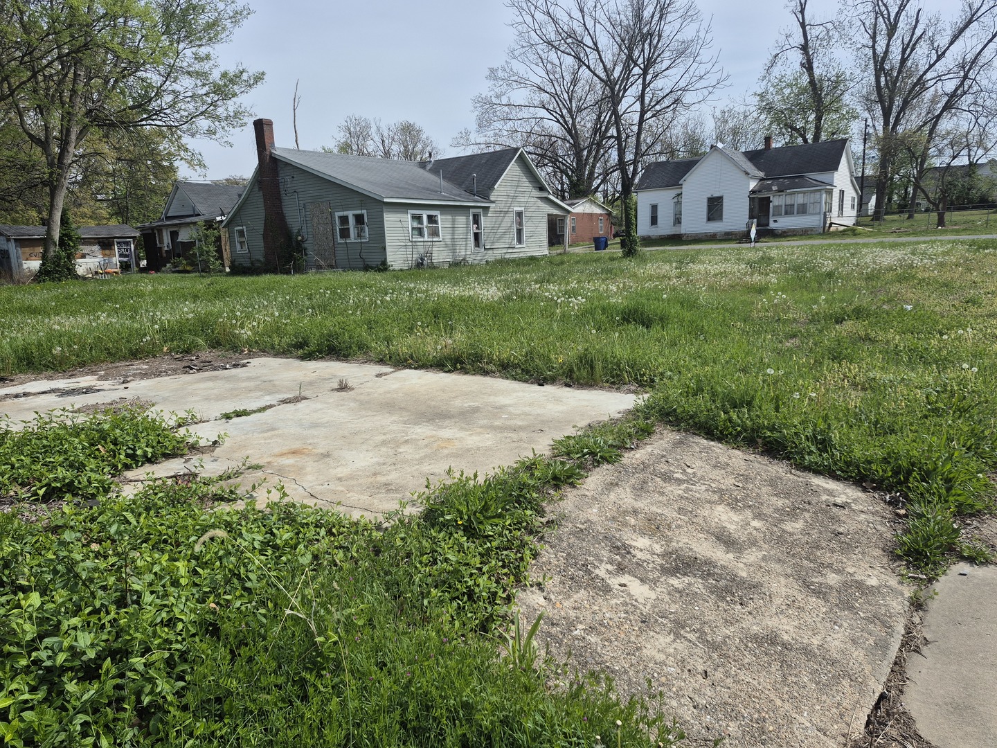 828 Elder Street, Eldorado, IL