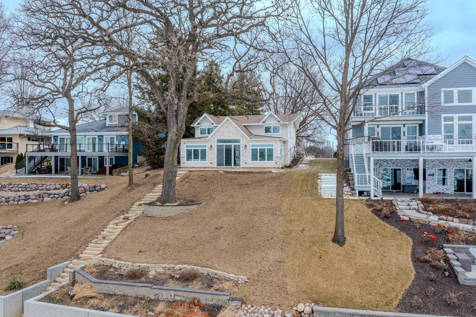 1590 Lake Holiday Drive, Lake Holiday, IL